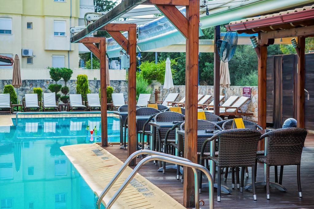 Nereides Hotel Chaniotis Exterior foto