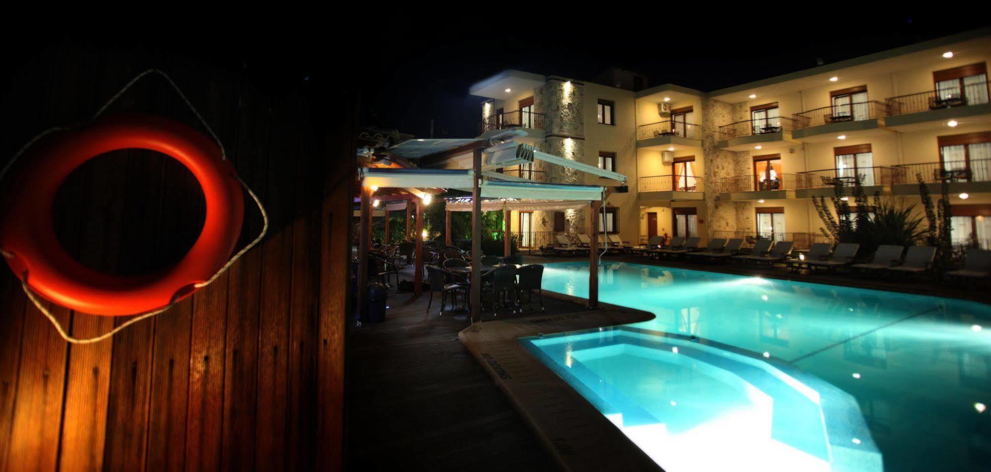 Nereides Hotel Chaniotis Exterior foto